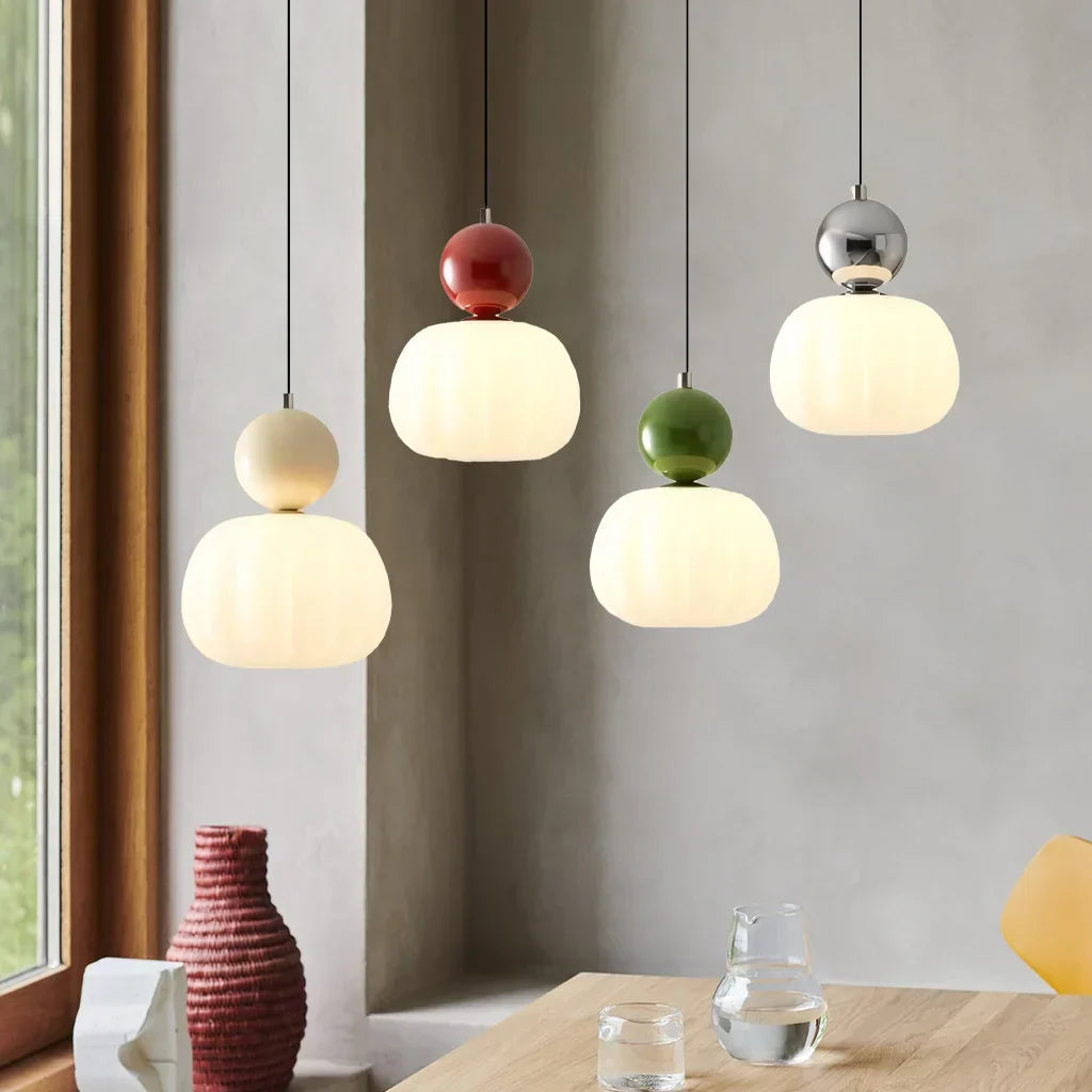 BauLume – Cremefarvet Bauhaus Pendellampe i Art Deco-stil