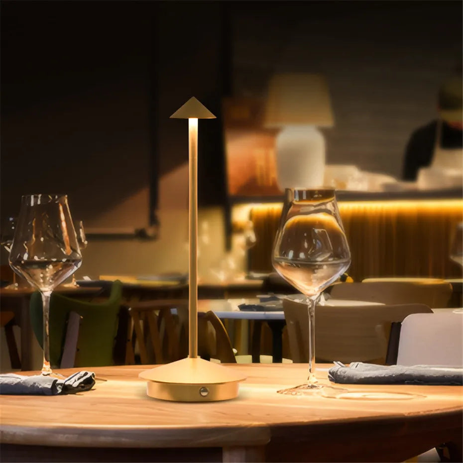 ArrowGlow – Trådløs Berøringsbordlampe med Elegant Design og Justerbar Belysning