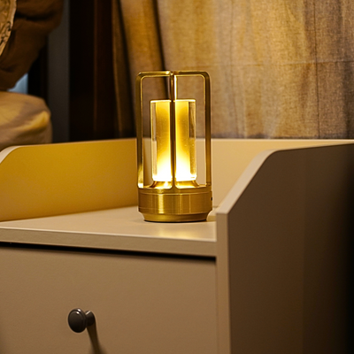 CrystalGlow Bordlampe – Prisvindende Design med Trådløs LED Teknologi Bonusvis
