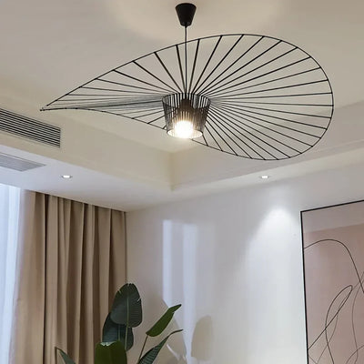Rosland Vertigo Pendellampe – Elegant Chapeau de Paille Design i Metal og Glas Bonusvis