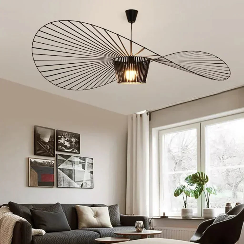 Rosland Vertigo Pendellampe – Elegant Chapeau de Paille Design i Metal og Glas Bonusvis