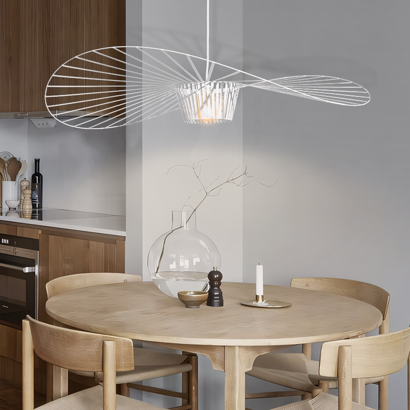 Rosland Vertigo Pendellampe – Elegant Chapeau de Paille Design i Metal og Glas Bonusvis