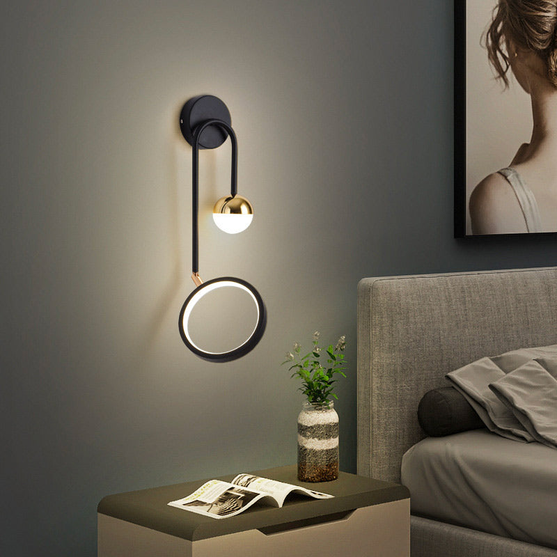 Lysandra LED Væglampe – Moderne Design i Guld og Sort med Inkluderet LED-pære Bonusvis