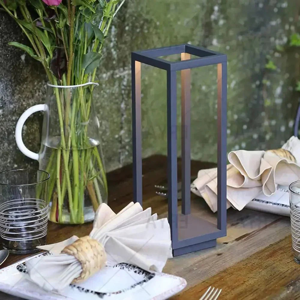 Lumora Trådløs Bordlampe – Moderne Design, Genopladelig og Vandafvisende Bonusvis