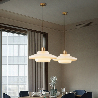 Pendellampe i Mid-Century Stil – Elegant Hvid Glas for Raffineret Belysning Bonusvis