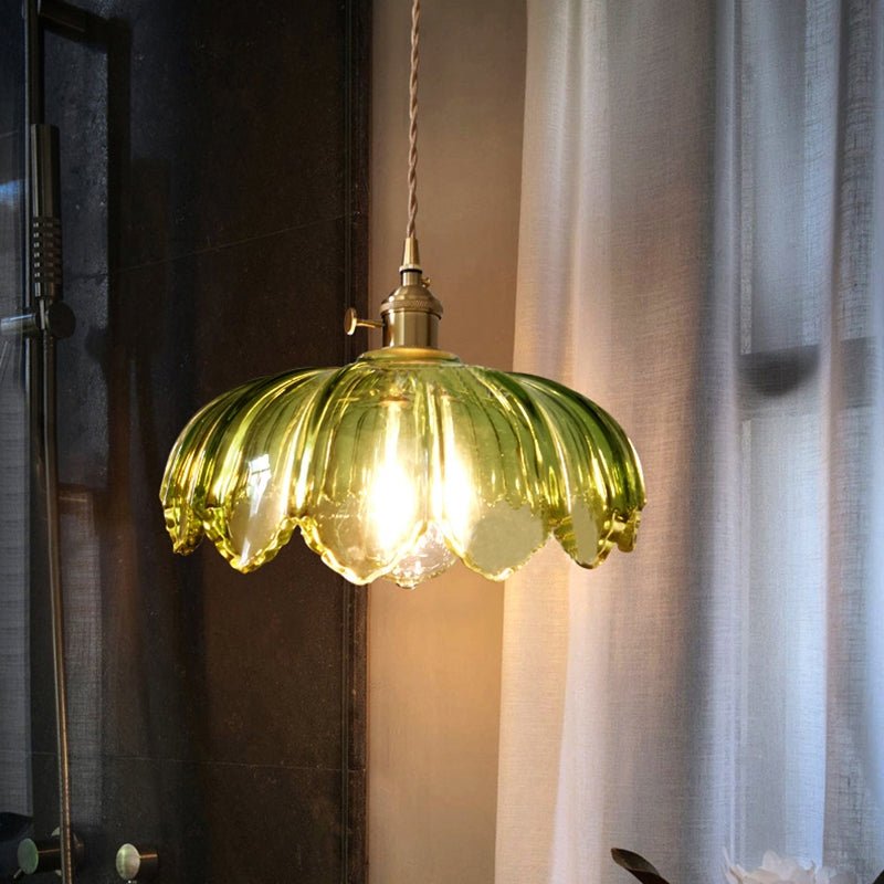 Pendellampe i Glas og Kobber – Elegant Blomsterdesign med Justerbar Belysning Bonusvis