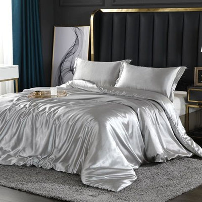 Luxe Silk Sengelinned – 4 Deles Sæt (Dynebetræk, Lagen og 2 Pudebetræk) Sølv Bonusvis