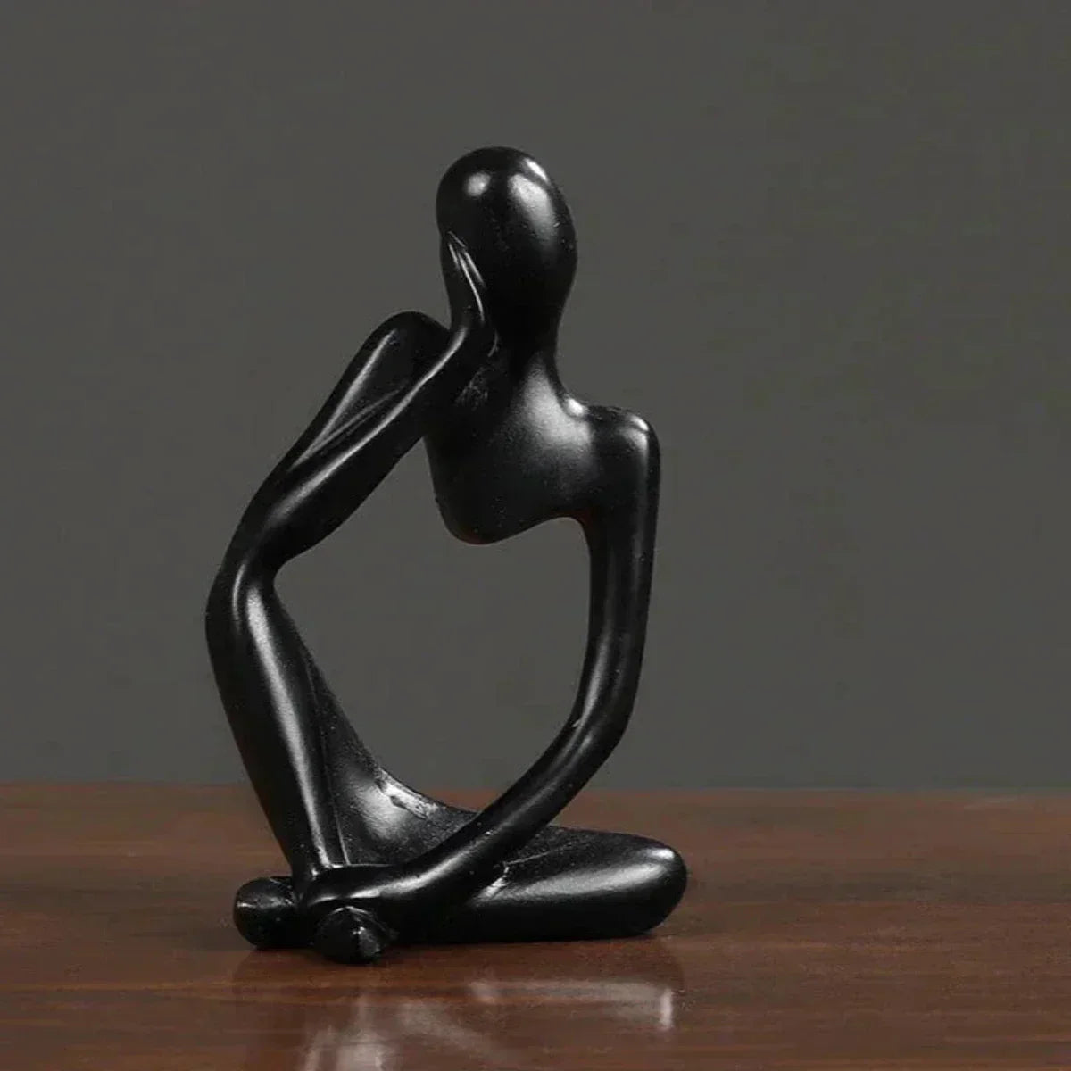 Elegance og Ro Statue – Dekorativ Resin Kunst til Dit Moderne Hjem Sort C Bonusvis