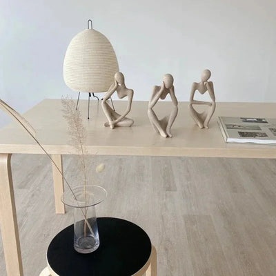 Elegance og Ro Statue – Dekorativ Resin Kunst til Dit Moderne Hjem Bonusvis