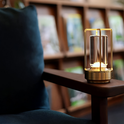 ElegantLight Bordlampe – Stilfuld og Funktionel Løsning til Indendørs og Udendørs Brug Bonusvis