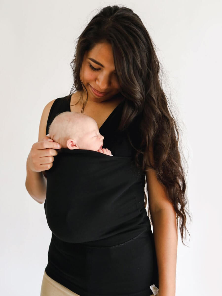 Premium T-shirt Bæresele – Komfortabel og Ergonomisk Babybærer Mor Sort Bonusvis