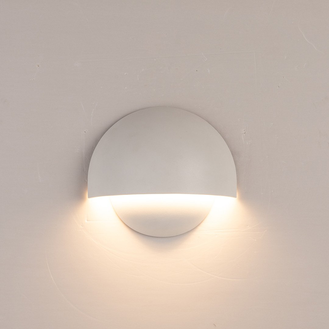 LuminaWall LED Udendørs Væglampe – Moderne Design med IP65 Beskyttelse Hvid Bonusvis